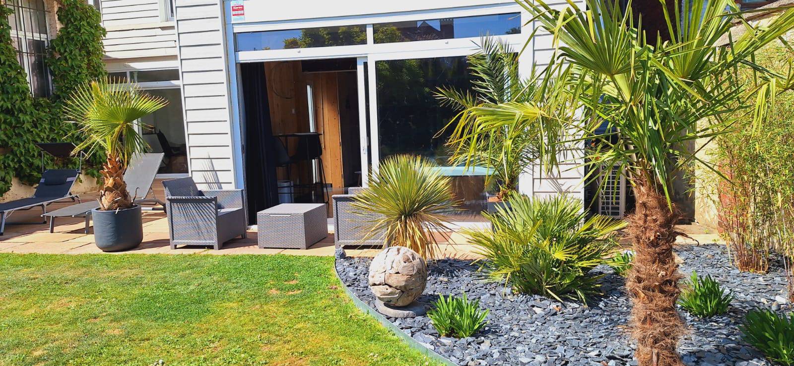 Vue Exerieur par rapport au jacuzzi n°3